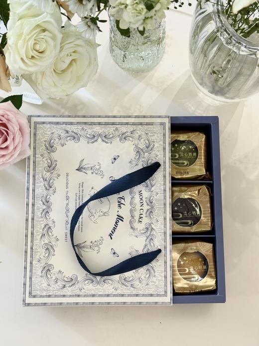 减糖减油，港式顶配版流心月饼🥮【流心月饼】6枚一盒，奶黄流心、抹茶流心、朱古力流心！伊尼斯黄油、 法芙娜巧克力、五十铃抹茶、 安佳奶粉、kara椰浆、日本林原海藻糖、铁塔奶油 这些原料，口感超级好！ 商品图9