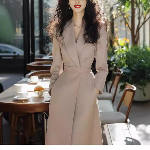 丁摩 卡其色西装连衣裙女秋季新款韩系高级感气质衬衫裙5ZF-9934 商品图3