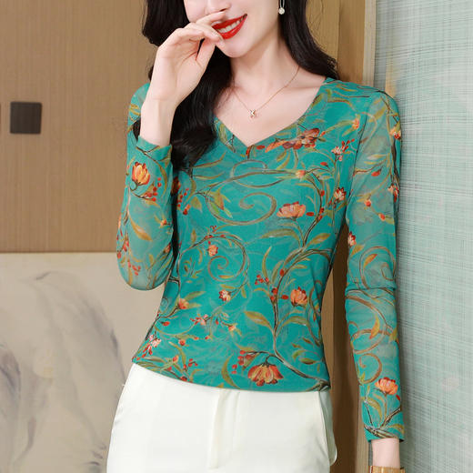KQL 520N89301时尚纱网印花长袖V领修身显瘦洋气打底衫T恤上衣 商品图3