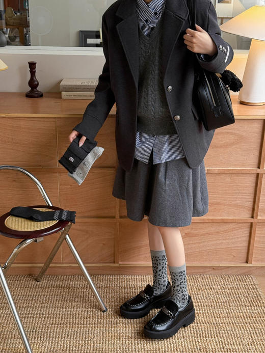 4双装！2025秋款女袜 可爱kitty猫刺绣 格雷灰色系中筒袜 61%精梳棉 袜头无骨不硌脚 商品图7