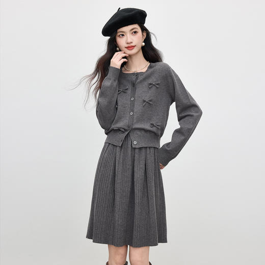 【09/03新品】熙世界格雷系灰色针织开衫连衣裙套装女秋季新款毛衣百褶裙两件套 商品图4
