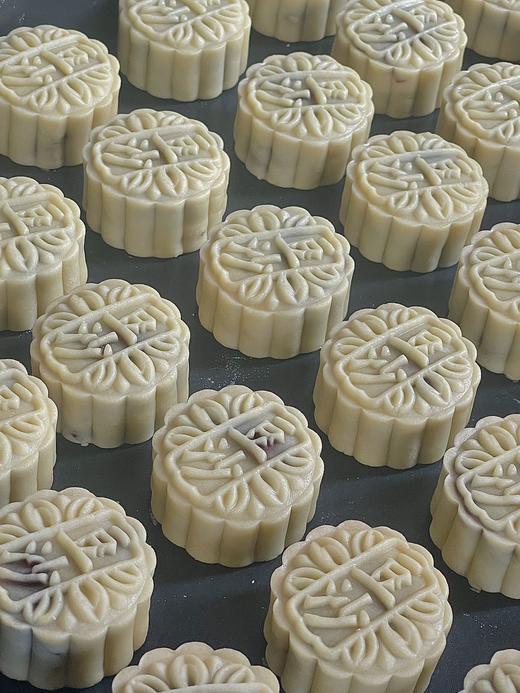 48小时内先做🥮【广式手工蛋黄月饼】6枚一盒，莲蓉蛋黄、芝麻蛋黄、豆沙蛋黄、凤梨蛋黄，广式手工蛋黄月饼！一次尝遍4种神仙口味，中秋必囤！ 商品图7