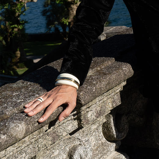 【戚薇&胡杏儿&宋佳&宋妍霏&张婧仪同款】Art Nouveau新艺术时期 | 奥斯白色珐琅戒指 商品图2