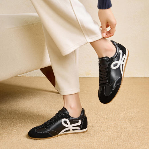 【限时秒杀】西遇轻便薄底德训鞋女新款秋季复古美拉德休闲鞋平底运动鞋V1957139 商品图3