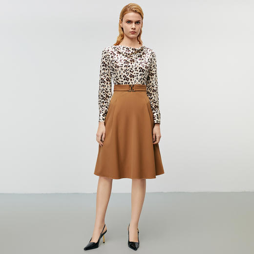 EITIE爱特爱时尚印花气质荡领长袖打底T恤上衣秋季新款7913619 商品图3