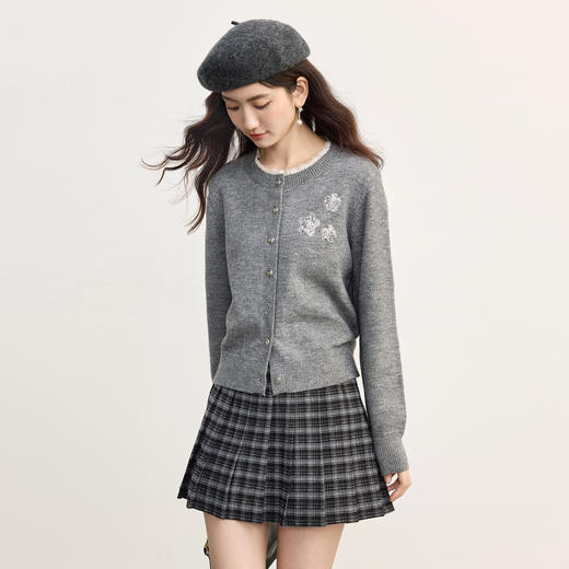 【09/03新品】熙世界28支仿驼绒灰色针织开衫女2025秋冬新款花边圆领毛衣短外套 商品图3