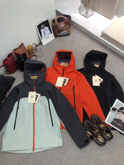 点此购买 可隆1992C-Knit男女款冲锋衣 LL 329198 商品图5