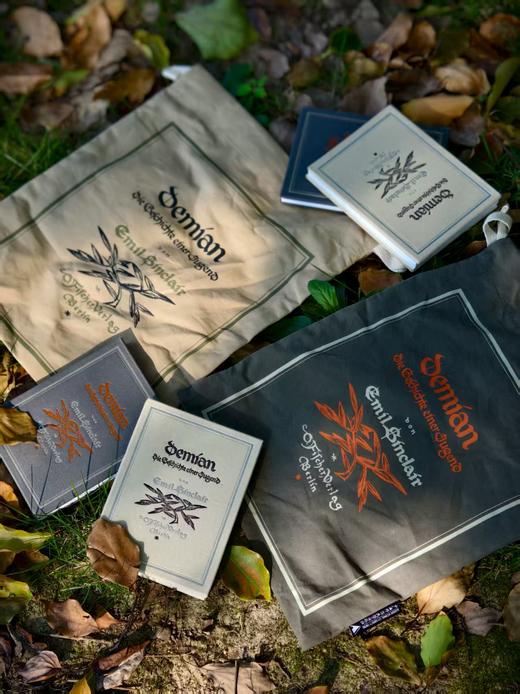 【新品上新！】黑塞《德米安》封面复刻护书袋  / 复刻盖章本   阅读搭子  送礼 礼物  广西师范大学出版社 商品图7