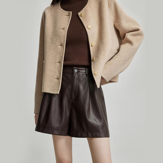 【09/03新品】熙世界PU皮短裤女秋冬2025新款高腰显瘦a字阔腿五分裤直筒裤靴裤 商品图4