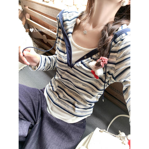 <曾小咸推荐>韩版简约条纹假两件连帽针织衫 商品图1