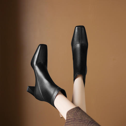 【预售5天】巨显瘦~柔软舒适通勤粗跟方头后拉链瘦瘦短靴女DS&1877 商品图2
