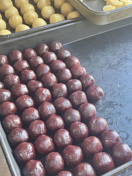 48小时内先做🥮【广式手工蛋黄月饼】6枚一盒，莲蓉蛋黄、芝麻蛋黄、豆沙蛋黄、凤梨蛋黄，广式手工蛋黄月饼！一次尝遍4种神仙口味，中秋必囤！ 商品图10