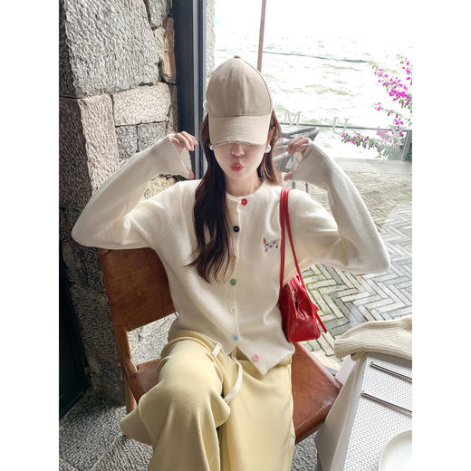 <曾小咸推荐>针织开衫设计感宽松刺绣毛衣 商品图3