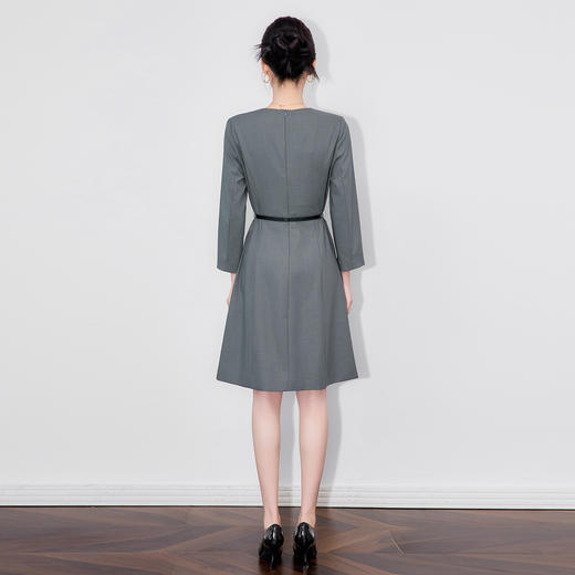 「高货wl」全新升级【铂金会员367/天猫489/差价122】(00013)洛诗琳高级感通勤知性连衣裙2025早秋新款气质收腰A字裙 商品图1