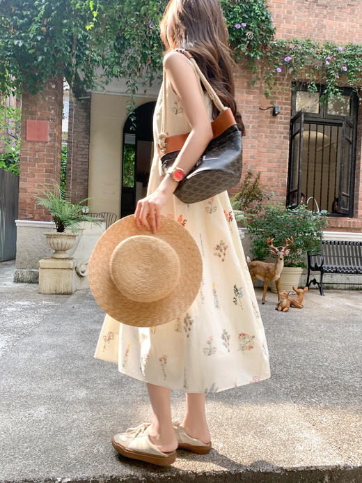 <曾小咸推荐>现货秒杀！最后一波 ！抢到赚到！浪漫度假风绣花无袖连衣裙 日常229.99 立减90 秒杀139.99！ 商品图11