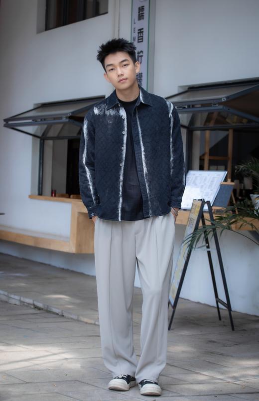 431225344面料肌理衬衫外套 商品图3