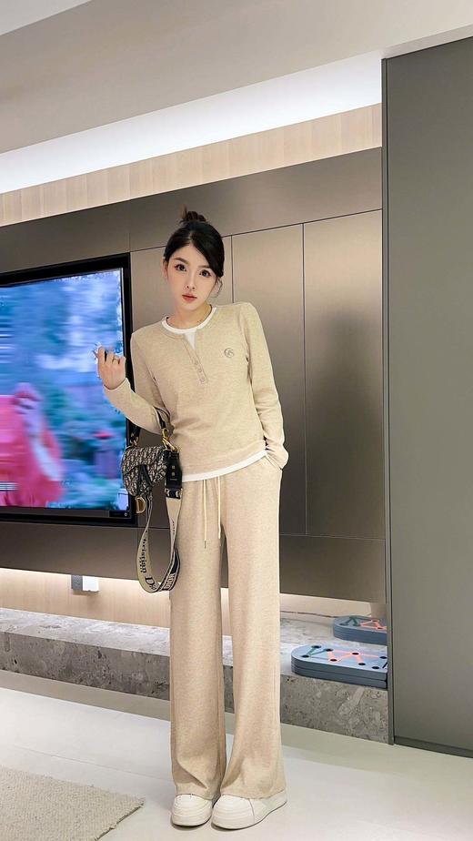 💕【Avann人棉休闲时尚套装5717 】👉姐妹们如果说秋天🍂穿什么既省事又好看，那必须是休闲套装啦~🌿 它无需费心搭配，😁简约不简单，经典而不失时尚感〰 商品图4