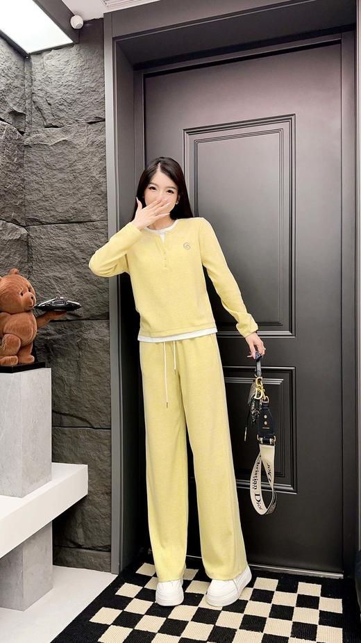 💕【Avann人棉休闲时尚套装5717 】👉姐妹们如果说秋天🍂穿什么既省事又好看，那必须是休闲套装啦~🌿 它无需费心搭配，😁简约不简单，经典而不失时尚感〰 商品图2