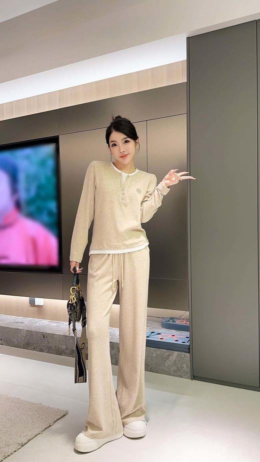 💕【Avann人棉休闲时尚套装5717 】👉姐妹们如果说秋天🍂穿什么既省事又好看，那必须是休闲套装啦~🌿 它无需费心搭配，😁简约不简单，经典而不失时尚感〰 商品图5