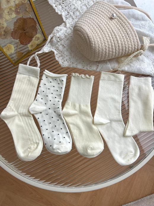 🌞19.9元到手10双‼️劲爆福利🌟【到手10双】早秋小白袜组合！！👏赶快入秋叭！！无法抗拒的小白袜组合 😜 又又又被我挖到了！小白袜YYDS，超软糯，超级好穿  商品图1