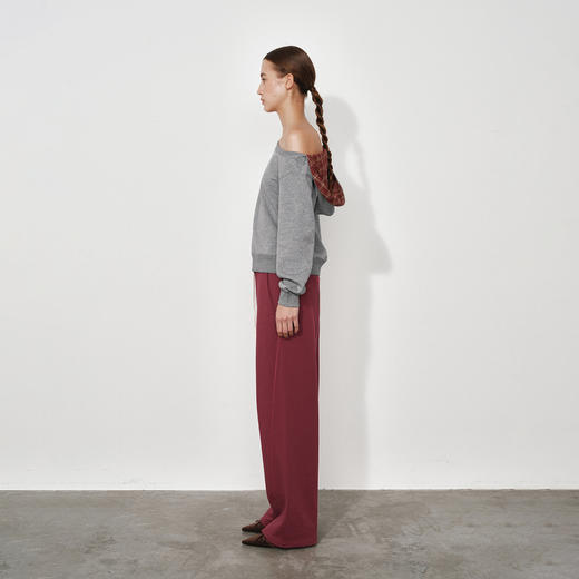 NUTH灰色斜领露肩修身短款长袖连帽卫衣女 商品图4