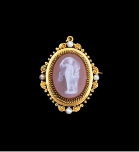 独角鹿西洋古董法国出品18K黄金镶嵌天然野生海水珍珠及古典女神主题卡梅奥玛瑙浮雕胸针