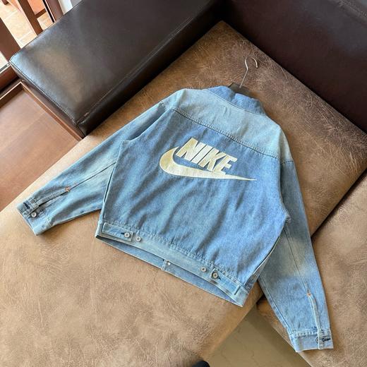 【要品质的来】 最新联名款 纽扣双口袋logo宽松休闲舒适翻领牛仔外套 各路大咖明星同款  男女同款 ！ 商品图5