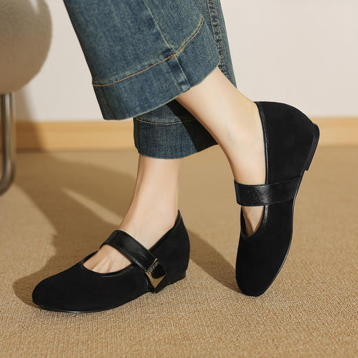【预售5天】简约时尚圆头平底单鞋女春秋新款通勤百搭一字带浅口玛丽珍鞋ZF&25157 商品图1