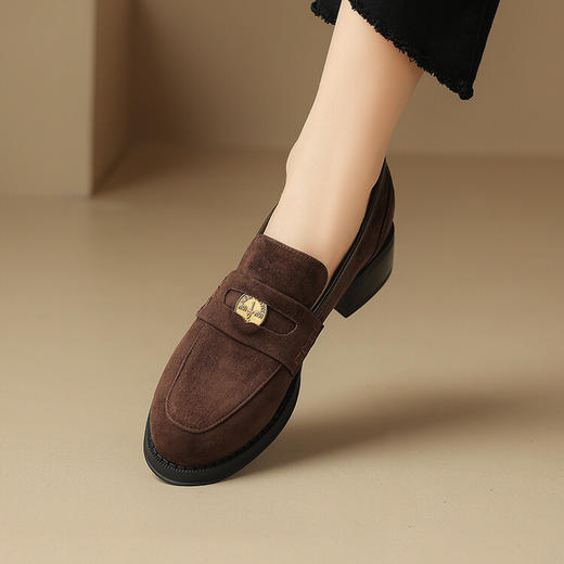 【预售5天】秋冬新款美拉德英伦风一脚蹬真皮小粗跟乐福单鞋女NGMZR&9667 商品图2