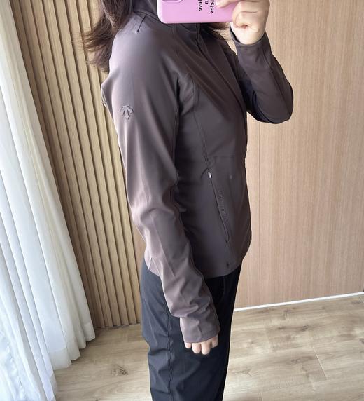 点此购买 迪桑特TRAINING女士针织运动上衣外套 qk 329291 商品图10