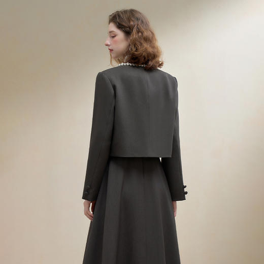 西遇气质钉珠领口小香风外套女秋季高级感通勤短款毛呢上衣V2651153 商品图4