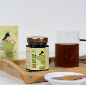 【四时饮品 | 陕西蒲城秦梨膏】精选优质蒲城酥梨，以及太行山散养蜂蜂蜜，辅以多种草木食材，经过传统工艺匠心熬制，膏体清亮，口感细腻顺滑，酸甜适中，家中四季常备~