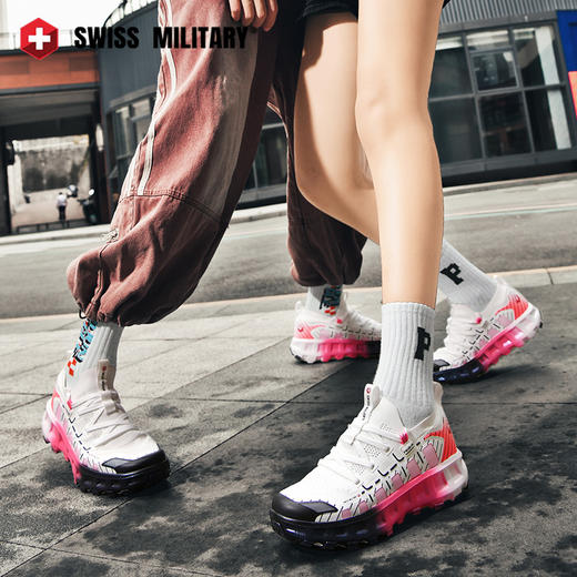 【创新越野系统 一双鞋走天下 适合多种地形】瑞士军工SWISS MILITARY丨耐磨防滑透气休闲鞋 商品图12