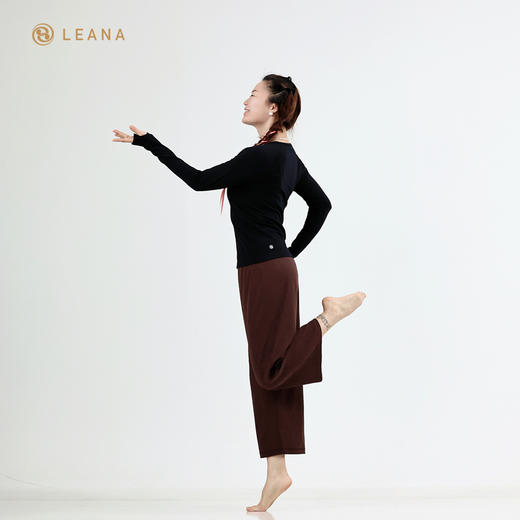 LEANA【无缝长袖】秋裸感立体修身长袖透气圆领瑜伽跑步运动上衣LN42002无胸垫 商品图5