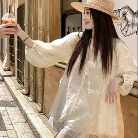 早秋天丝刺绣灯笼系带衫｜宽松慵懒的灯笼袖+系带设计，肉肉全被“温柔包裹”