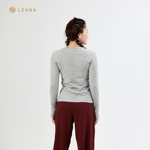 LEANA【无缝长袖】秋裸感立体修身长袖透气圆领瑜伽跑步运动上衣LN42002无胸垫 商品图9