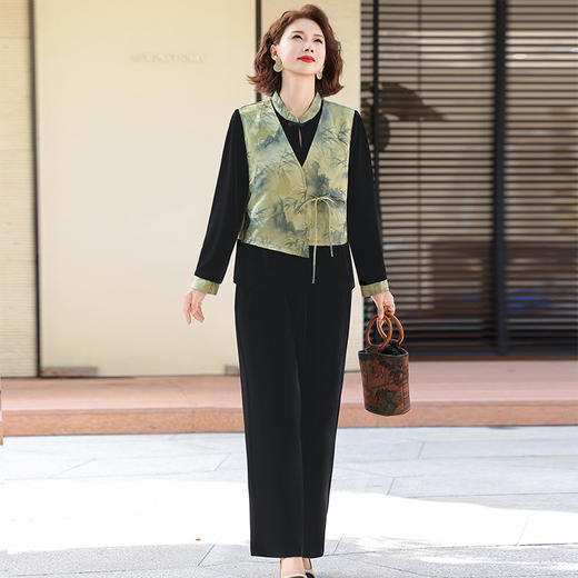 FW 2568新中式妈妈套装国风外套洋气金丝绒小衫 商品图2