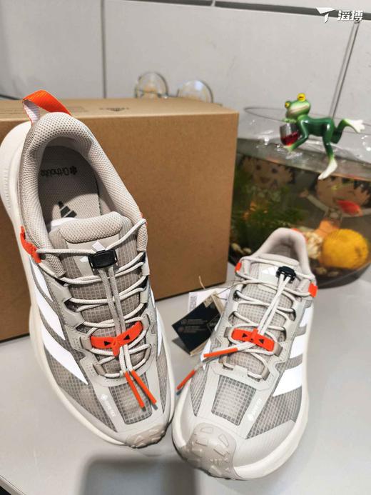 阿迪达斯男款户外鞋 商品图1