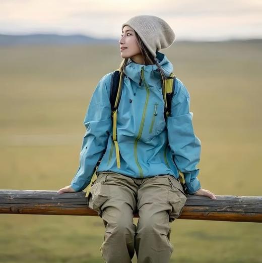 品质好货❗️【户外探险家】茱莉缇JURLIEDI 多色冲锋衣 山系风Fit check氛围感💛上身超自在☁️像从自然里走来 商品图2