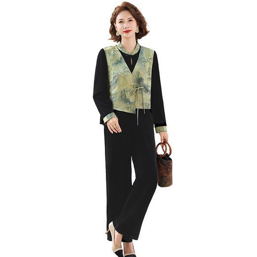 FW 2568新中式妈妈套装国风外套洋气金丝绒小衫 商品图4