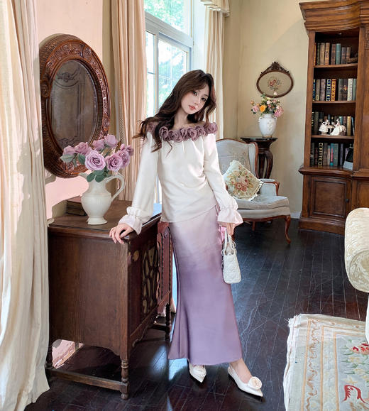 张心子【甜心月神】撞色立体花一字肩缎面衬衫上衣 U2509004 商品图6