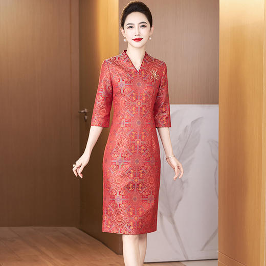 LC 2530正红国风旗袍裙妈妈装时尚款 商品图1