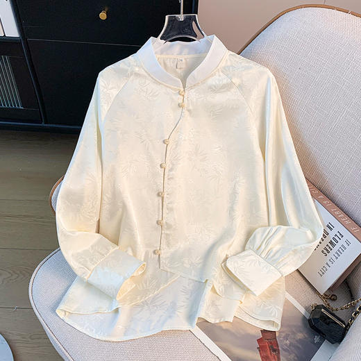 A2628杏色 2025秋季新中式古典雅韵提花立领盘扣改良长袖衬衫女国风复古上衣 商品图0