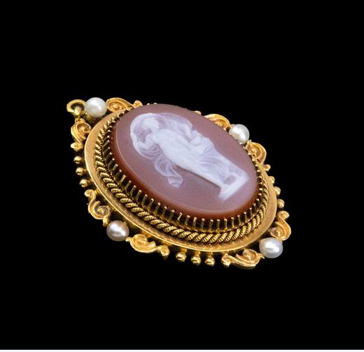 独角鹿西洋古董法国出品18K黄金镶嵌天然野生海水珍珠及古典女神主题卡梅奥玛瑙浮雕胸针 商品图4