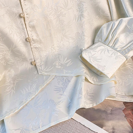 A2628杏色 2025秋季新中式古典雅韵提花立领盘扣改良长袖衬衫女国风复古上衣 商品图2