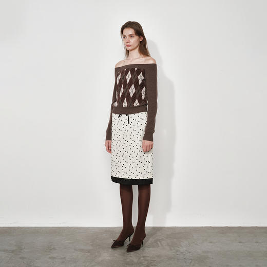 1.15上午10点8.8折！NUTH美利奴羊毛格纹撞色长袖一字领露肩短款针织毛衣女 商品图4