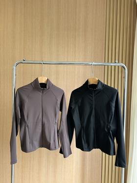 点此购买 迪桑特TRAINING女士针织运动上衣外套 qk 329291