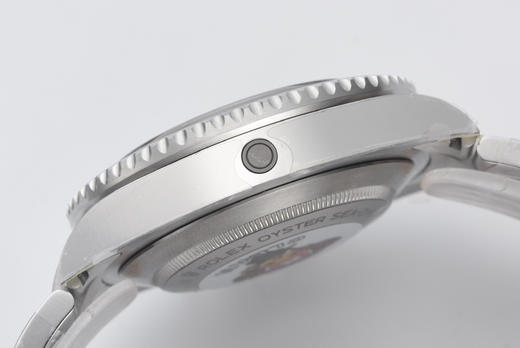 Vs劳力士126600海使 单红小鬼王 43mm
Vs新版本问世❕❕在这之前有ar厂和vs厂制作，这次在他们的基础上作出了一些升级 整个手表基于正品original原版开模的super copy版本 商品图13