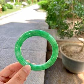 54圆条翡翠手镯