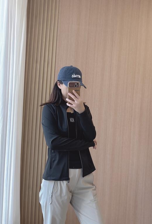 点此购买 迪桑特TRAINING女士针织运动上衣外套 qk 329291 商品图7